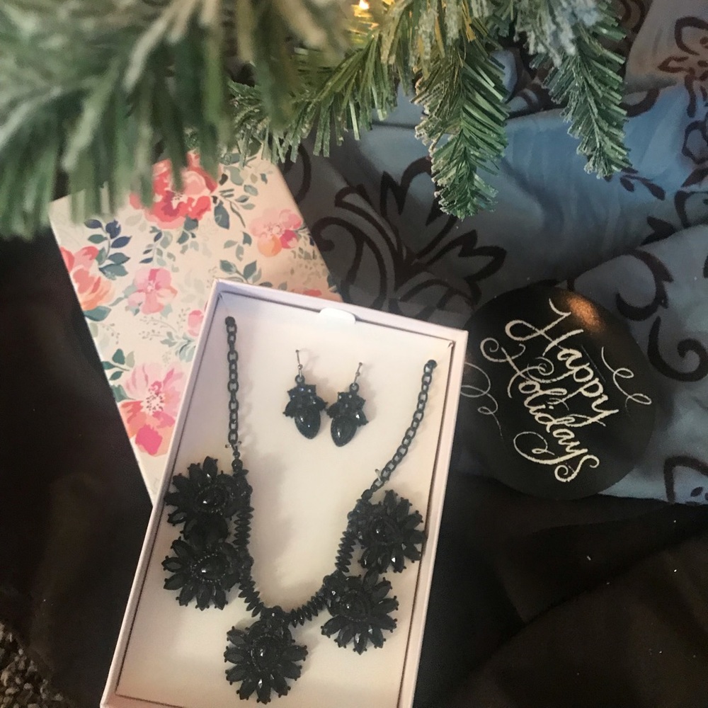 Black Damask Set